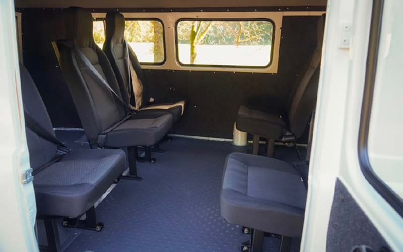 Uaz Bukhanka 2206 - LANDiMPORT Uaz Bukhanka 2206 - LANDiMPORT