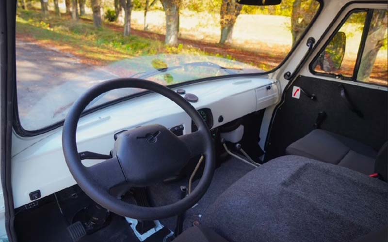 Uaz Bukhanka 2206 - LANDiMPORT Uaz Bukhanka 2206 - LANDiMPORT