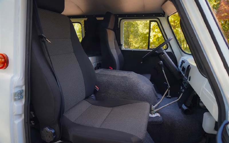 Uaz Bukhanka 2206 - LANDiMPORT Uaz Bukhanka 2206 - LANDiMPORT