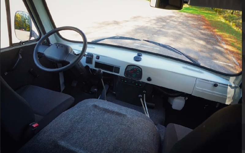 Uaz Bukhanka 2206 - LANDiMPORT Uaz Bukhanka 2206 - LANDiMPORT