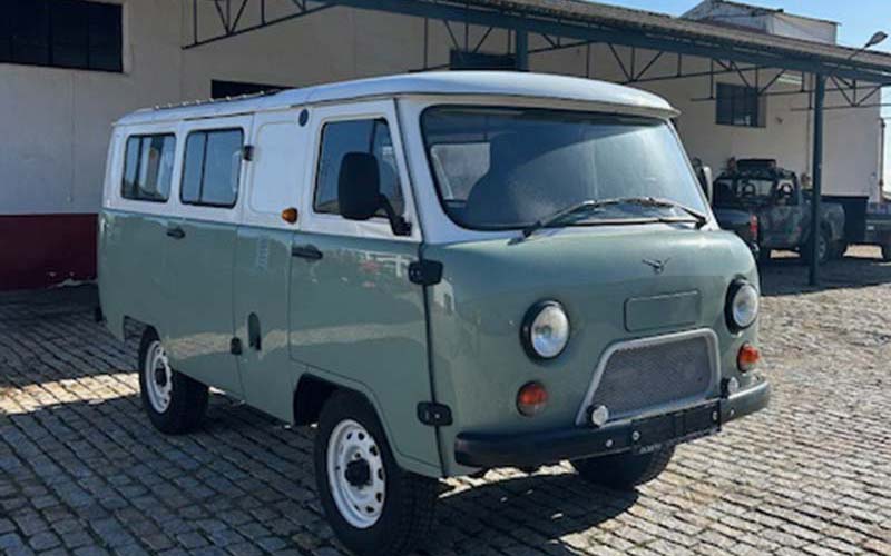 Uaz Bukhanka 2206 - LANDiMPORT Uaz Bukhanka 2206 - LANDiMPORT