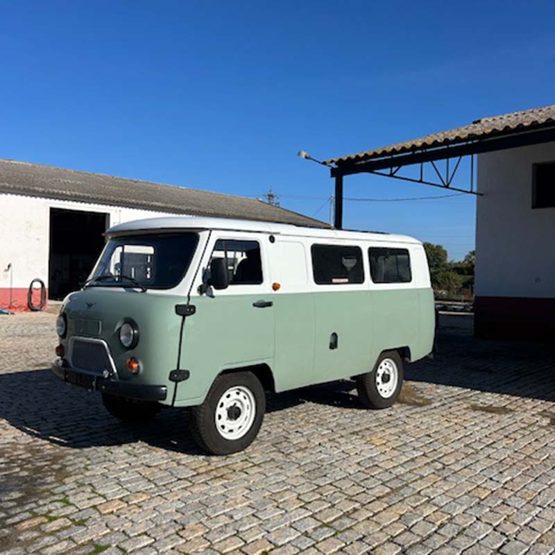 Uaz Bukhanka 2206 - LANDiMPORT Uaz Bukhanka 2206 - LANDiMPORT