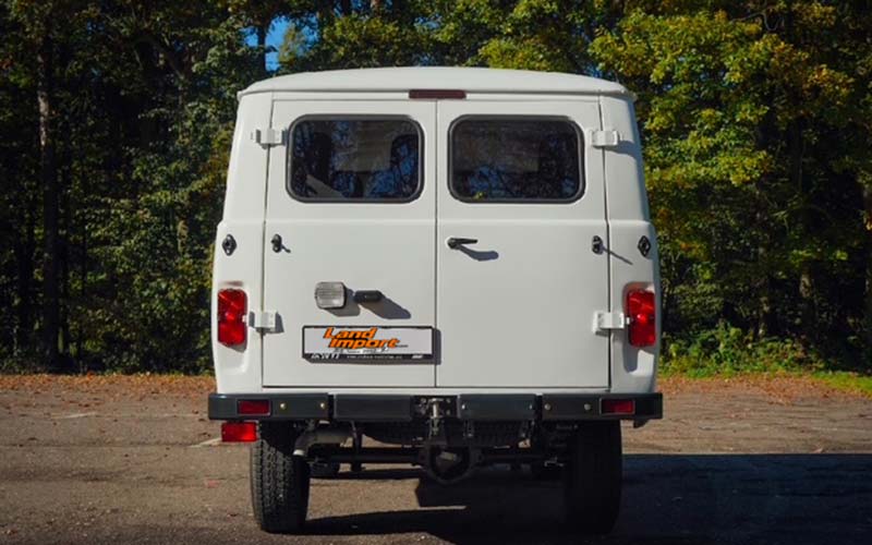Uaz Bukhanka 2206 - LANDiMPORT Uaz Bukhanka 2206 - LANDiMPORT