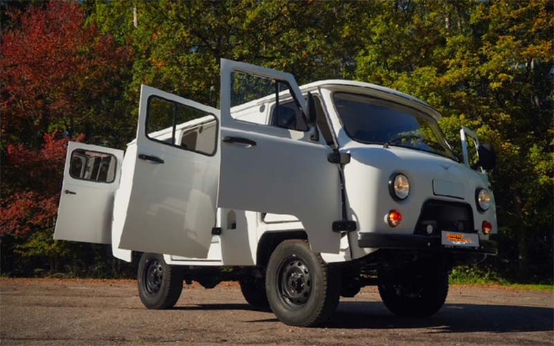 Uaz Bukhanka 2206 - LANDiMPORT Uaz Bukhanka 2206 - LANDiMPORT