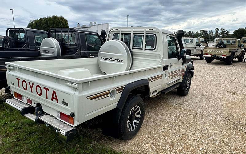Toyota Land Cruiser 79 SC - LANDiMPORT